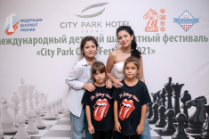 В рамках фестиваля City Park Chess провели турнир по шахматам Фишера