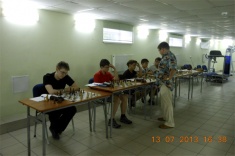 Под Санкт-Петербургом проходит гроссмейстерская школа