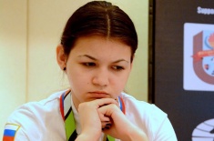 Александра Горячкина побеждает конкурентку в Пуне