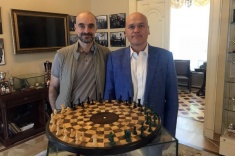 Entrepreneur Ulvi Kasimov Presents Original Chess Set to Andrey Filatov 