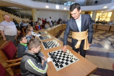 Михаил Кобалия встретился с шахматистами Горно-Алтайска