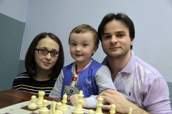 Chess walk - 3 year old MISHA OISPOV vs G.M ANATOLY KARPOV