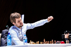 Магнус Карлсен захватил лидерство на онлайн-турнире своего имени