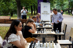 На Гоголевском бульваре прошел сеанс в честь Дня шахмат