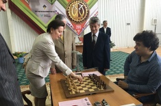 Наталья Комарова и Анатолий Карпов посетили супертурнир в Пойковском