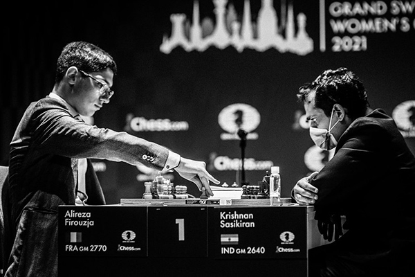 FIDE Grand Swiss 2021: Firouzja, Alireza (2770) Predke, Alexandr