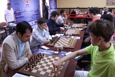 Иван Попов сохраняет лидерство на Высшей лиге