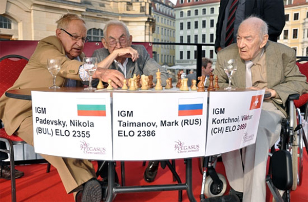 В Дрездене сыграли легенды шахмат (фото А. Мокал)