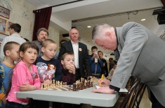 Анатолий Карпов встретился с шахматистами села Ярково