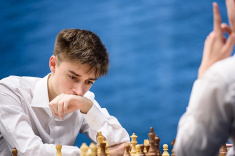 Даниил Дубов преследует лидеров главного турнира Tata Steel Chess