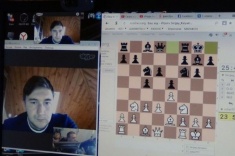Сергей Карякин провел благотворительный матч в Интернете