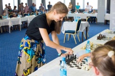 Гроссмейстер Татьяна Косинцева провела сеанс на 56 досках в Ялте