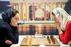 Александра Костенюк проиграла первую полуфинальную партию чемпионата мира