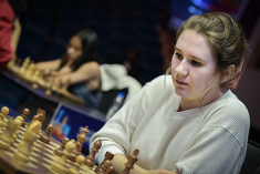 Полина Шувалова стала третьей на турнире по рапиду в Индии