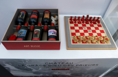Chateau La Grace Dieu des Prieurs Wine-And-Chess Case Among Winners of A' Design Award