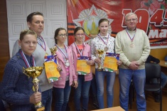 В Петропавловске-Камчатском прошел турнир семейных команд "Папа и я - шахматная семья!"
