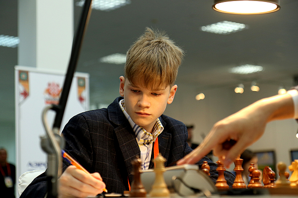 Daniil Dubov Becomes One of the Leaders in Gibraltar