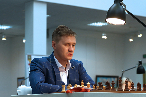 Daniil Dubov Takes the Lead at Russian Championship Superfinal