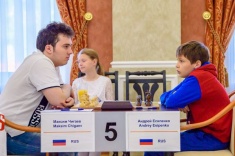 Максим Чигаев впереди перед последним туром "Юных звезд мира"